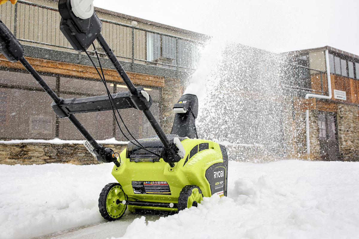 40V HP Brushless 21" SNOW THROWER KIT Image 5