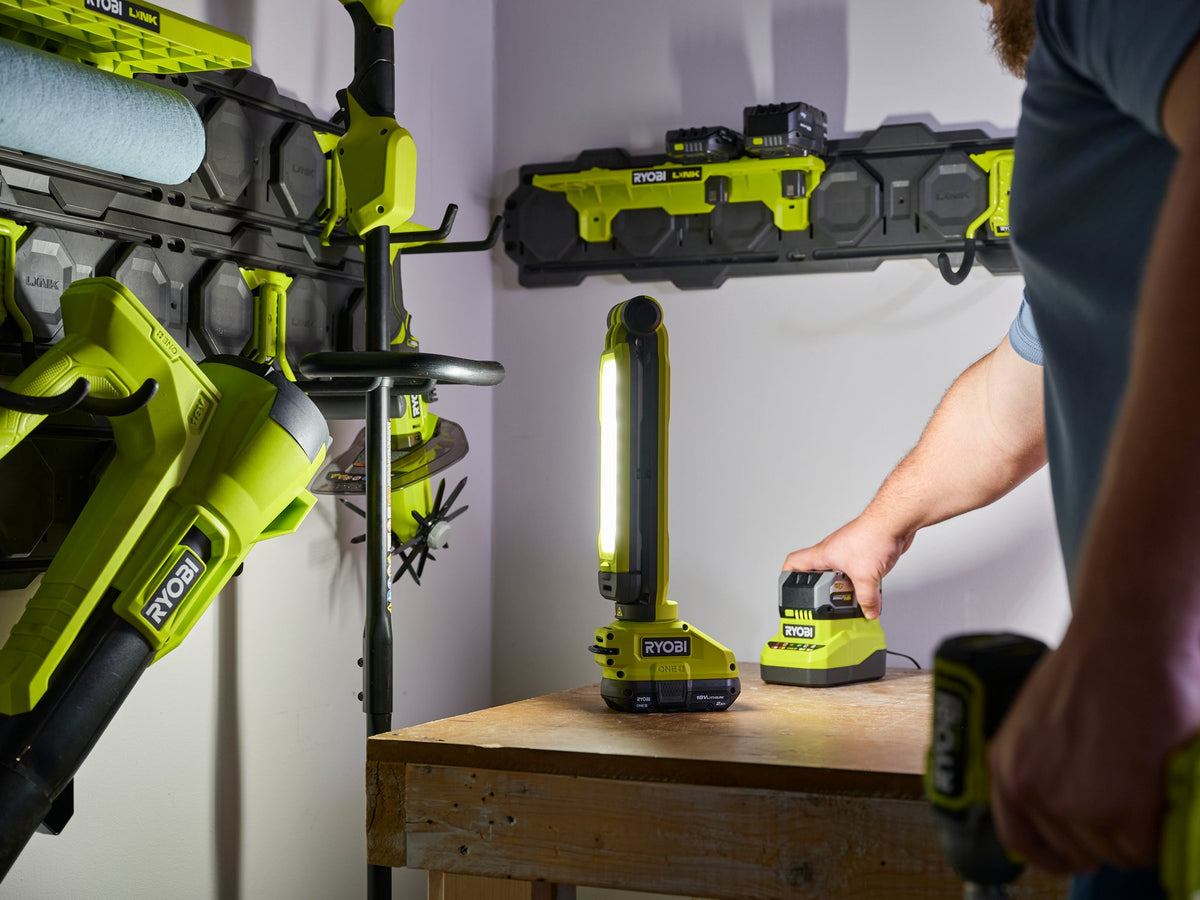 18V ONE+ LED WORKBENCH LIGHT Image 8